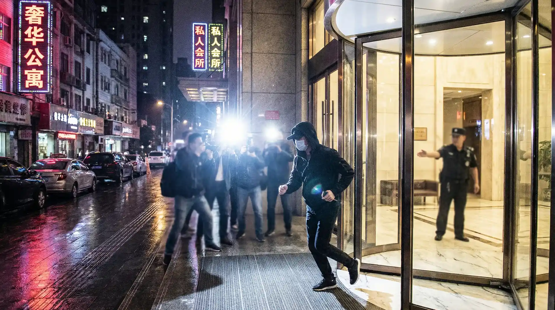 情侣视频官网-免费在线|高清资源|情侣视频平台 - 公寓楼下记者围堵